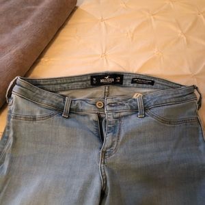 LIKE NEW HOLLISTER JEAN LEGGINGS
